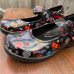 Easy Works by Easy Street – Mary Jane Clogs (Coffee)